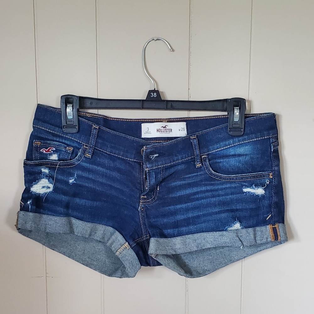 Hollister size 3 (w26)